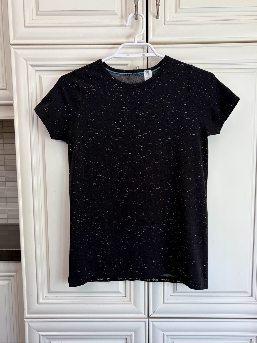 Ivivva by Lululemon girl’s t-shirt 🍋